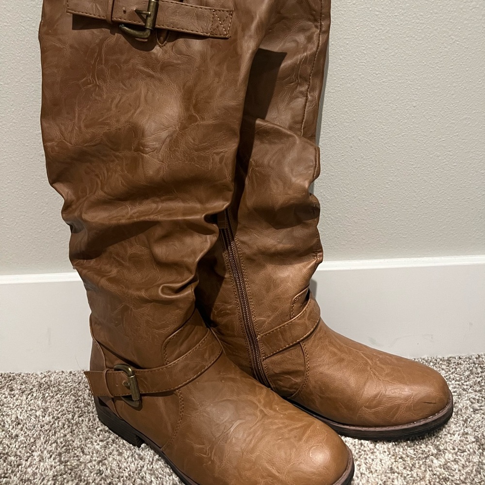 Journee boots